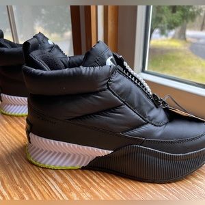 Sorel Out and About III Puffy Zip Boots